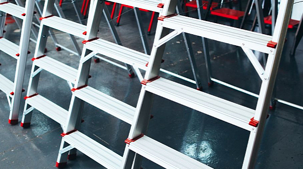 Как да изберете подходящата алуминиева стълба за вашата работа?