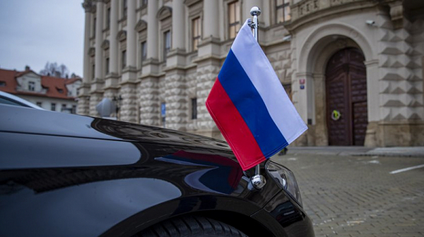 Полша гони 45 руски дипломати, заподозрени в шпионаж