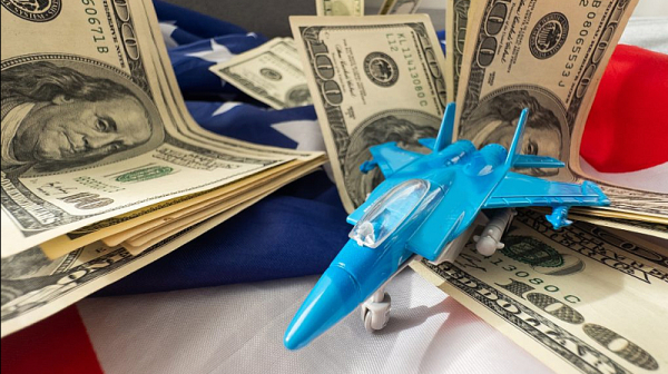 Разкрито: Ето кой плаща за американските самолети в София и защо кретените никога не свършват