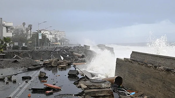 Щети за над 1 млрд. евро: Буря помете Южна Италия