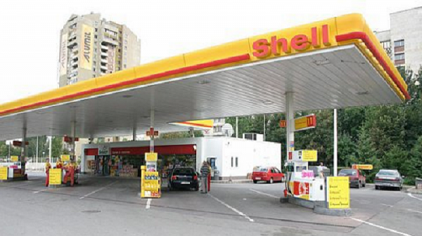 Shell затваря бензиностанциите си в Русия