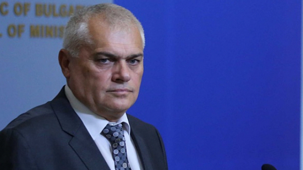Валентин Радев: Призовавам президента да свика КСНС за границата
