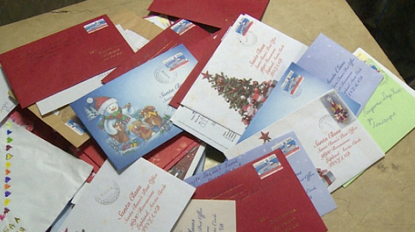 Деца от Старата столица изработиха над 700 картички за Коледа и Нова година
