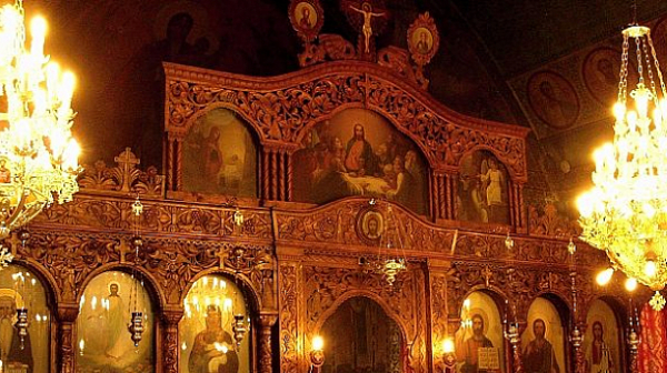 Православната църква почита Св. мъченица Валентина и св. Харалампий Магнезийски (Чуминден)