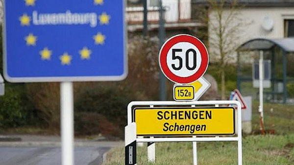 Австрия отхвърли призива на Фон дер Лайен за прием на България и Румъния в Шенген