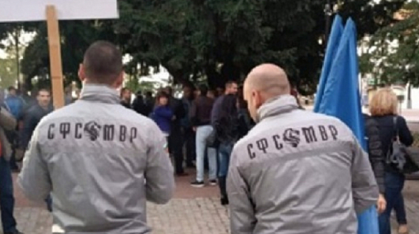 Протест на полицаи за по-високи заплати във Видин