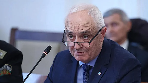 Запрянов: Политическата криза спира наемането на войници