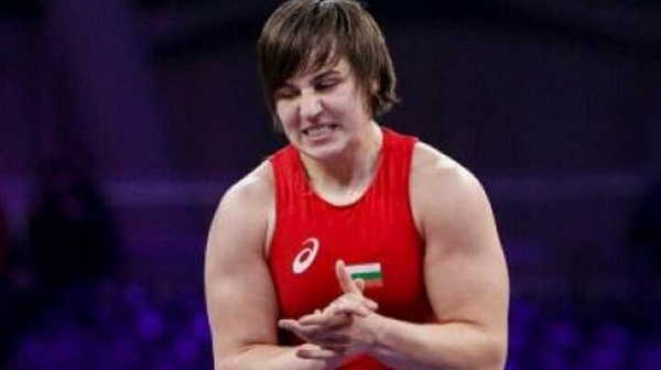 Юлияна Янева със злато за България от Световната купа по борба