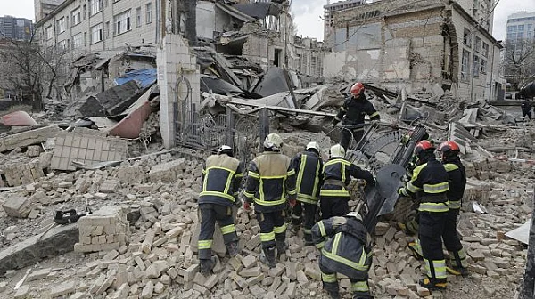 Руски дронове удариха църква и детска градина в Одеса