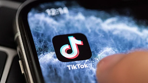 Удар срещу ботовете: TikTok закри мрежа за изборни манипулации в България