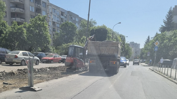 Супер бомбата GBU-57 удари столичния кв. „Младост“: С какво жителите заслужиха