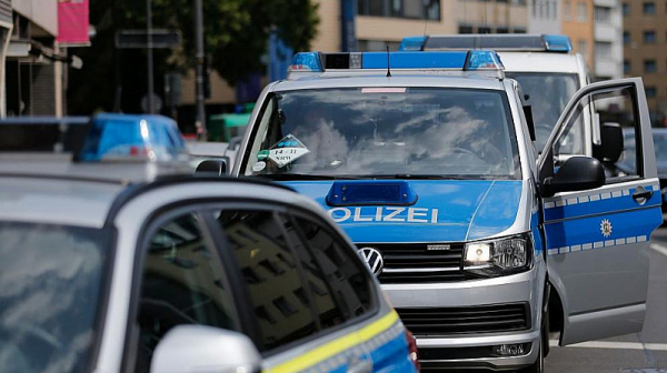 Камион се вряза в коли в Германия, 16 са ранени