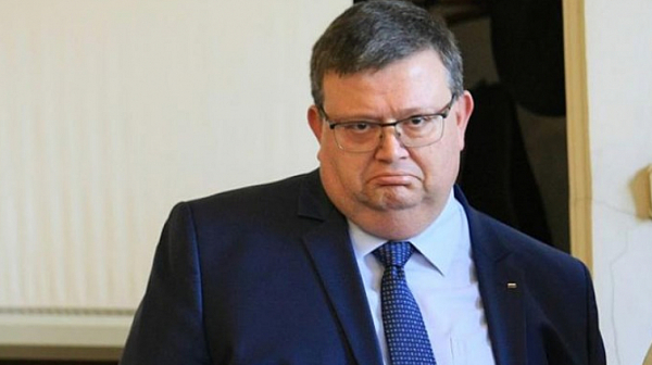 Прокурорската колегия на ВСС изслушва Цацаров за Нотариуса