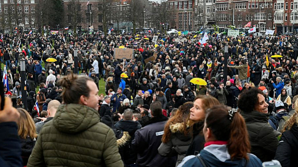 Протести в Нидерландия срещу противоепидемичните мерки