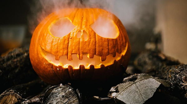 Хелоуин – вещиците политат, тиквите светят
