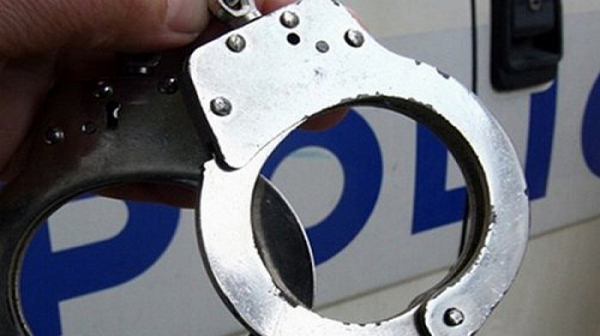 Задържаха двама за залятата с киселина гадателката в Пловдив
