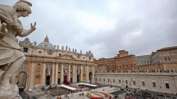 Силите за сигурност във Ватикана на крак заради кола-нарушител