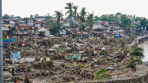 Тайван евакуира 3000 души заради тайфуна „Фунуон“