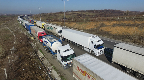 15 км опашка от камиони се изви преди Свиленград
