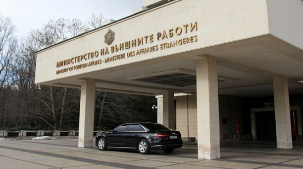 Д-р Огнян Гърков прави „дисекция” на Българската дипломатическа служба