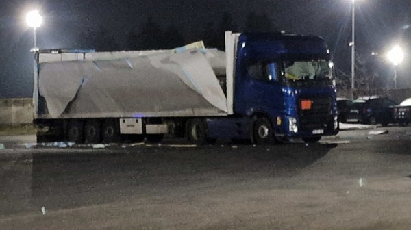 Камион се взриви на митницата в Казанлък