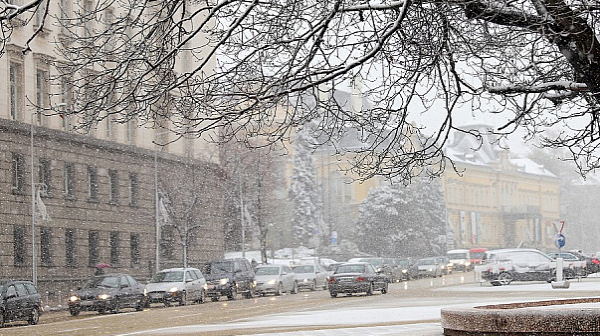 Снежна София: 137 машини разчистват улиците на столицата