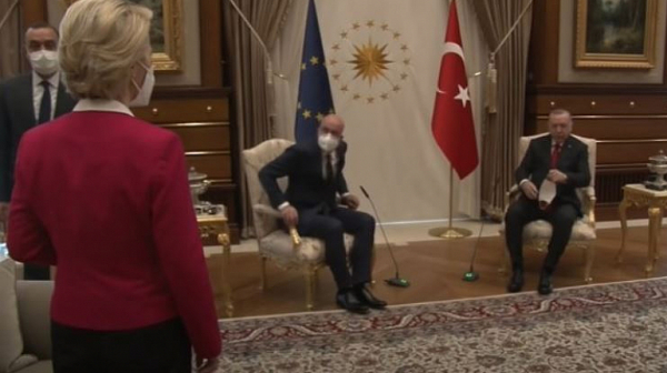 Тежък гаф на Ердоган: На среща за човешките права не даде стол на фон дер Лайен