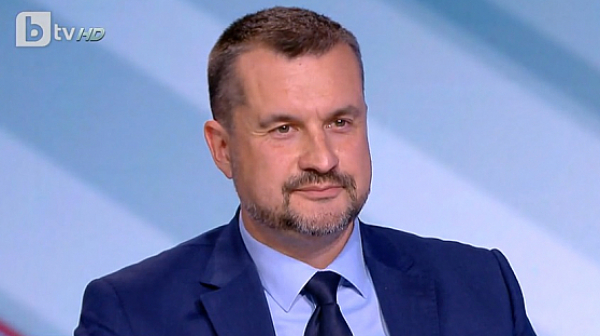 Проверяват началника на кабинета на Нинова за конфликт на интереси