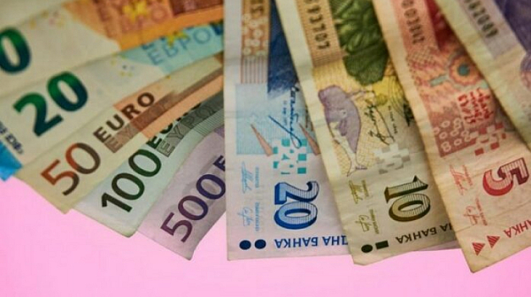 В първите часове на 1 януари ще се плаща само в брой