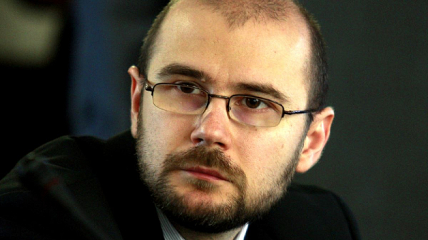 Андрей Янкулов: Има различни версии за теглените големи суми пари на каса в банка от Божков