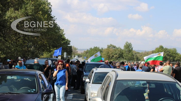 Енергетици и миньори продължават с протестите 