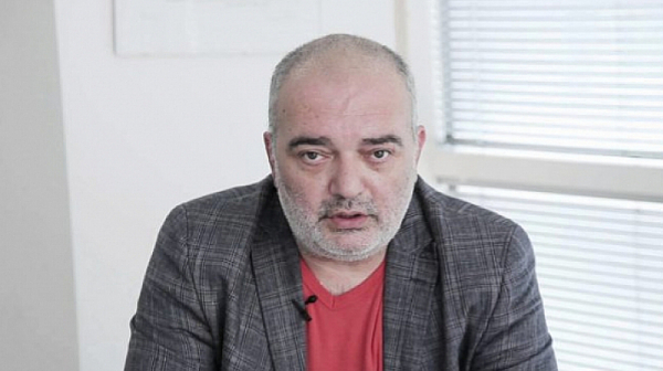 Арман Бабикян: Борисов вече е в Банкя при зайчарника