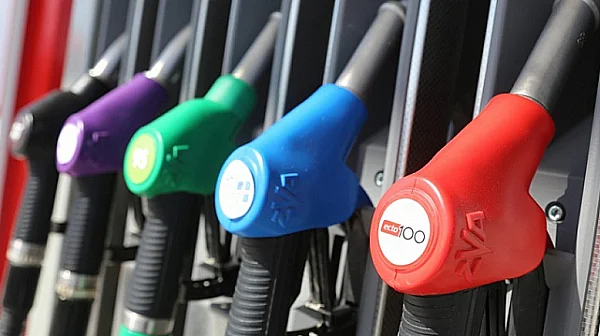 Скъпият бензин връща интереса към градския транспорт, твърди експерт