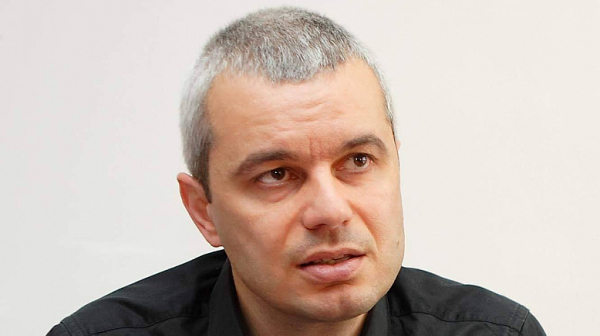 Костадин Костадинов: Изхвърлете от ВМРО Каракачанов и Джамбазки, и ще мислим за коалиция