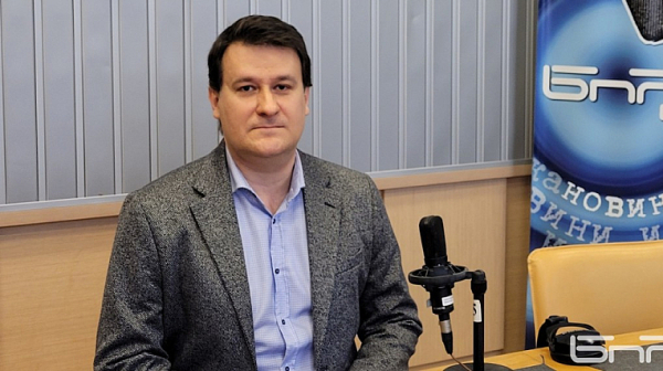 Политологът Милен Любенов: Отделни депутати от 