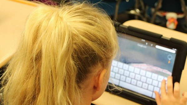 Увеличават се сигналите за онлайн сексуално насилие над деца у нас