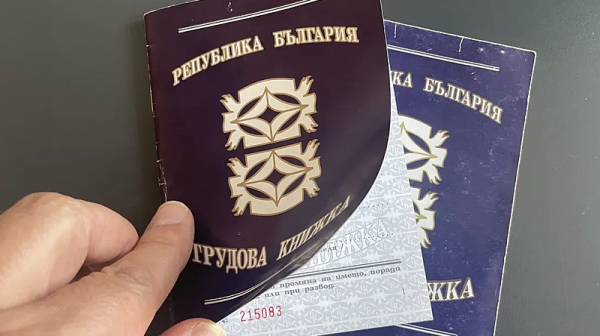 Предложенията за работа във всички сектори намаляват през юли