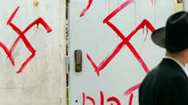 За рисуване на свастики с човешка кръв, бе задържан чужденец в Германия