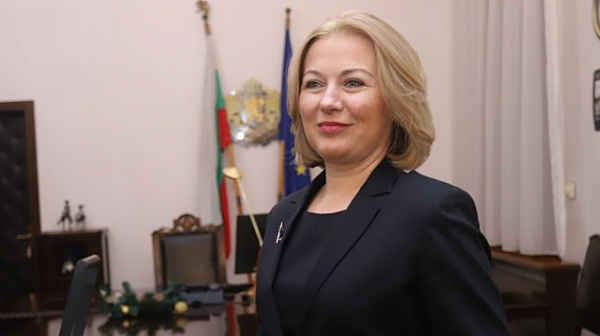 Министър Йорданова: Има сигнали срещу Гешев, които могат да са аргумент за отстраняването му