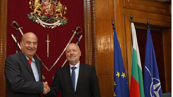 Министър Тагарев и посланик Мертен дискутираха разширяването на бойната група на НАТО на територията на България