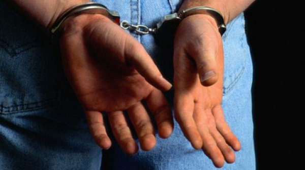 Десетима са задържани за трафик на хора