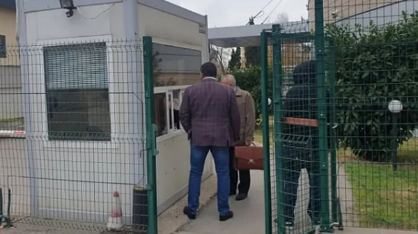 Младен Маринов влезе на разпит ГДБОП