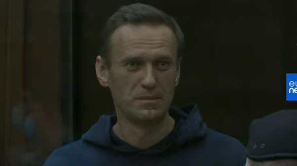 Две дела за 4 часа - Навални е изправен пред изпитание, докато обжалва присъдата си