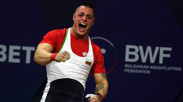 Насар подписа коригирания договор с федерацията, ще се състезава за България