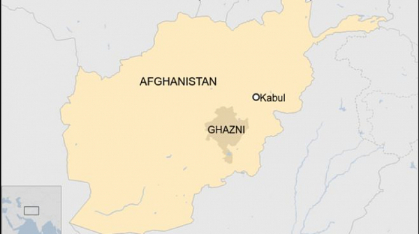 Пътнически самолет се разби в Афганистан