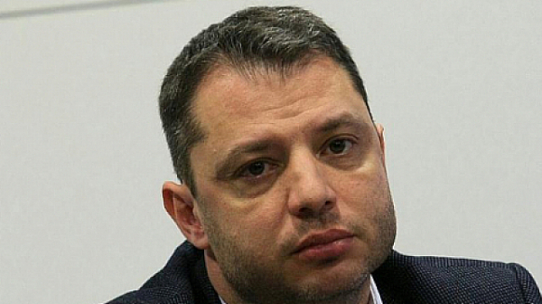 Делян Добрев в защита на ГЕРБ: Санкциите по ”Магнитски” не били насочени към партии, а срещу отделни личности