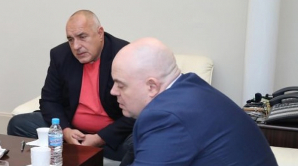 Гешев официално поиска имунитета на Борисов заради БарселонаГейт