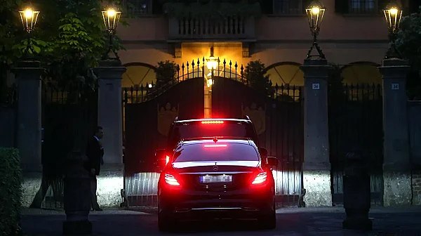 Обиски в 9 държави от ЕС заради схема за луксозни автомобили