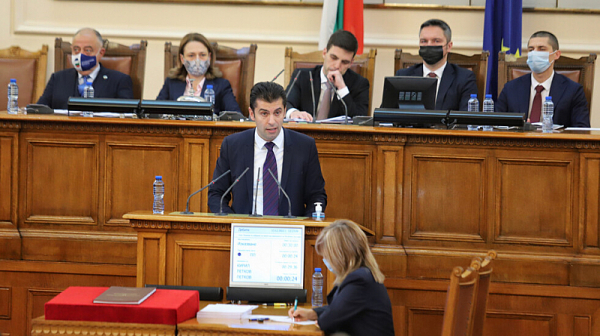 ИТН и ГЕРБ викат Петков в парламента. Депутатите си взеха 30-минутна почивка