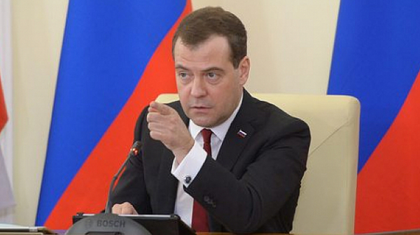 Санкциите щели да сплотят руснаците, смята Медведев